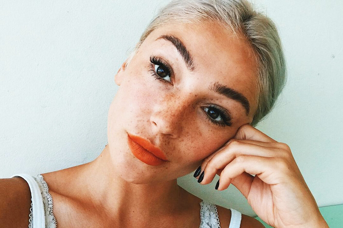 Ивлева Настя Фото С Кольцом На Аву